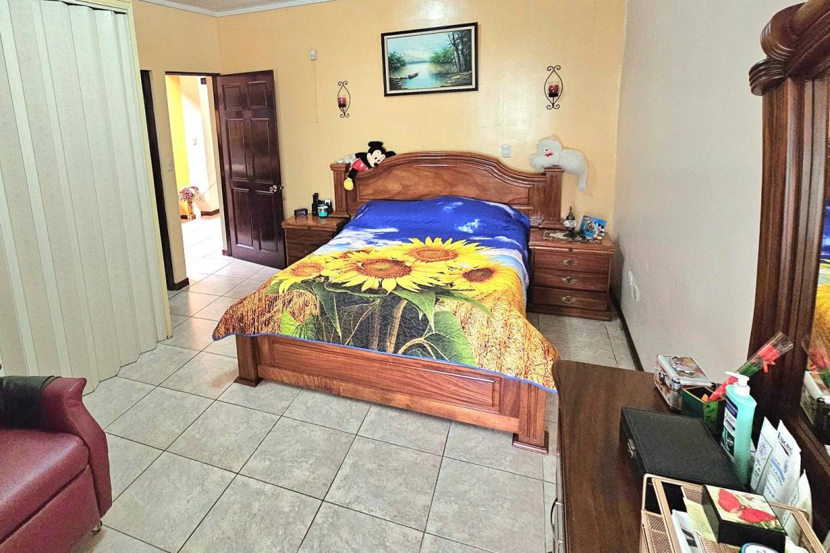 WhatsApp Image 2024-11-06 at 11.13.42 PM (10)