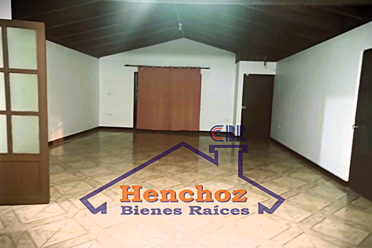 amplio-recepcion-y-sala-de-estar