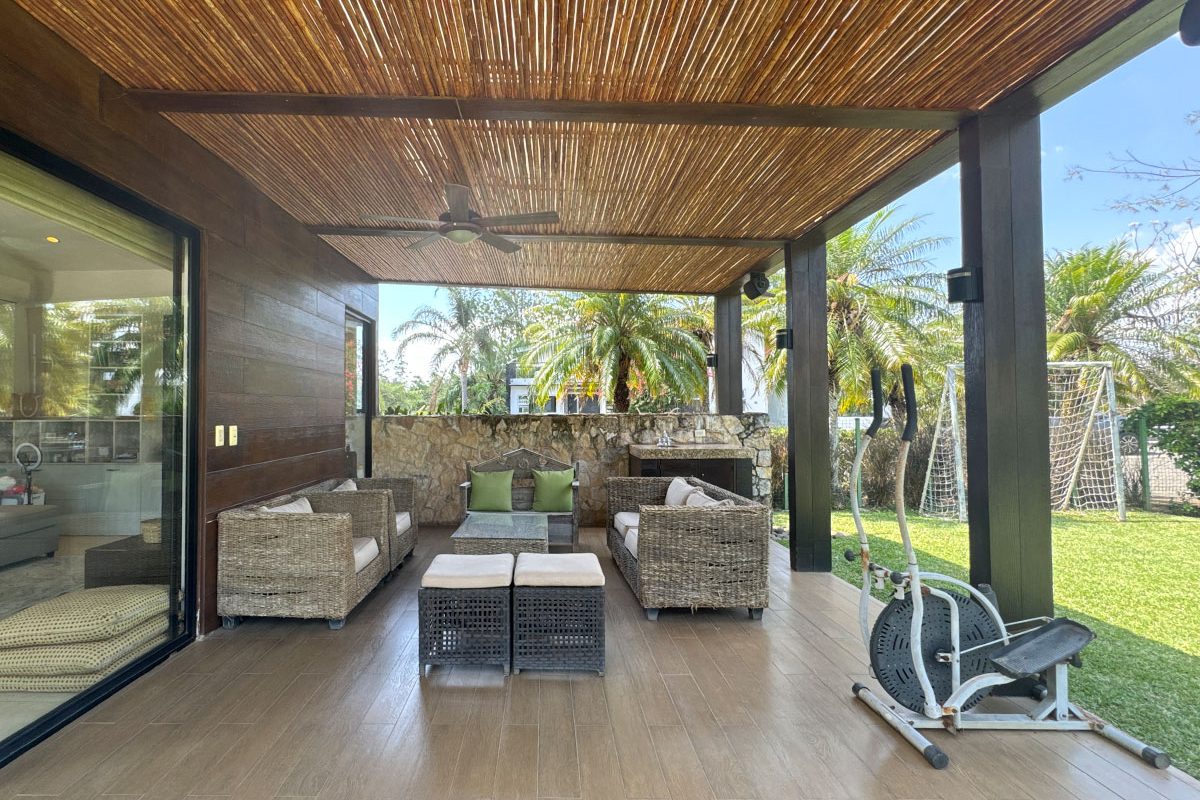 casa-bajo-par-9-18