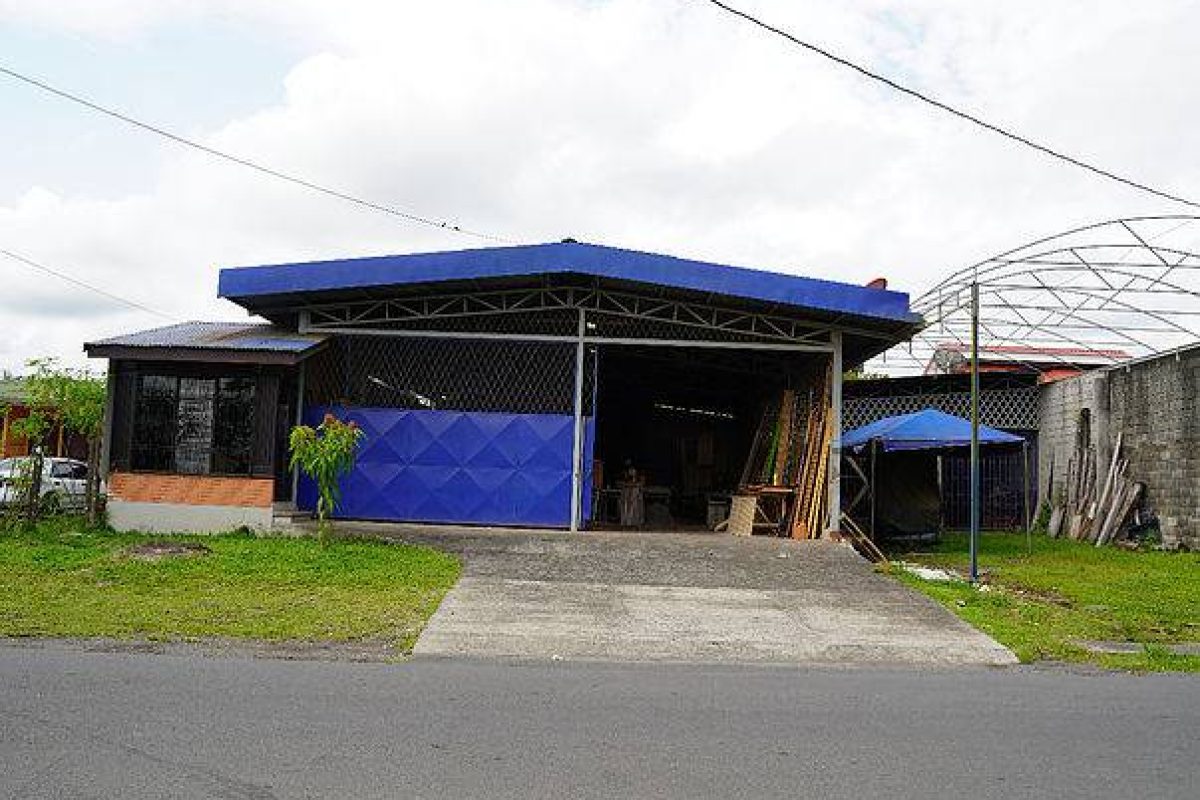 ee1783_ec0d7398f4e741d4b8b0a24510ea56f9_mv2