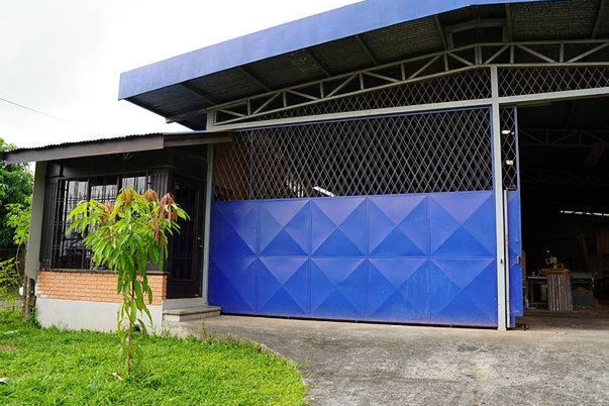 ee1783_fe5fe0d34fff4642b5995d8a23028b80_mv2