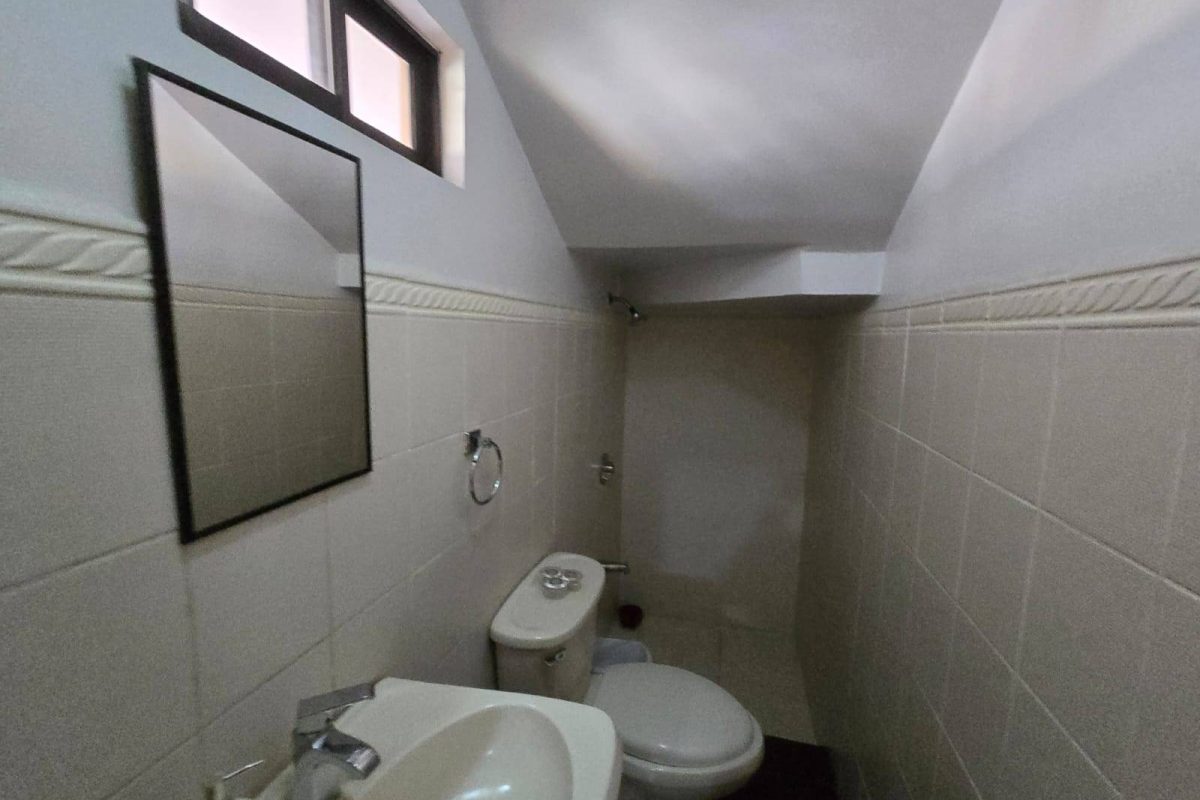 u984-WhatsApp-Image-2025-08-03-at-11.46.14-AM-5