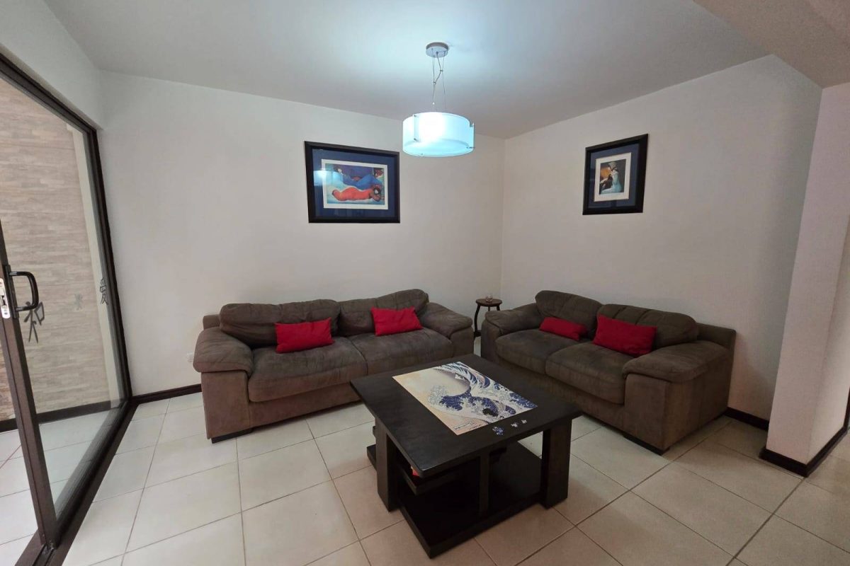 u984-WhatsApp-Image-2025-08-03-at-11.46.15-AM-4