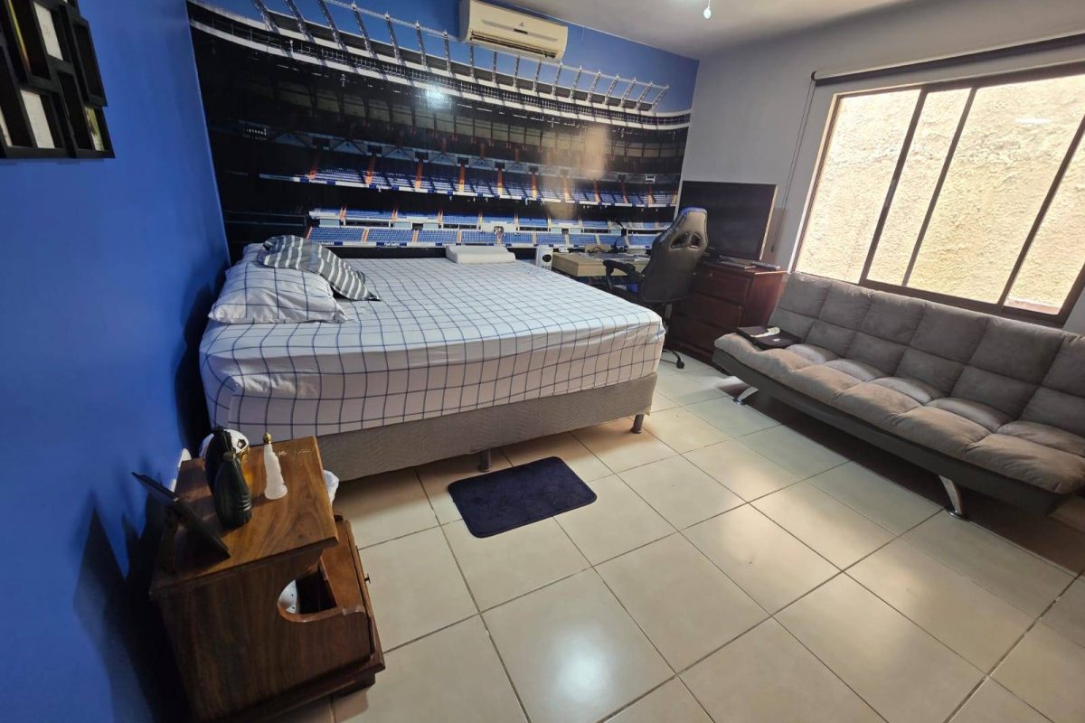 u984-WhatsApp-Image-2025-08-03-at-11.46.19-AM