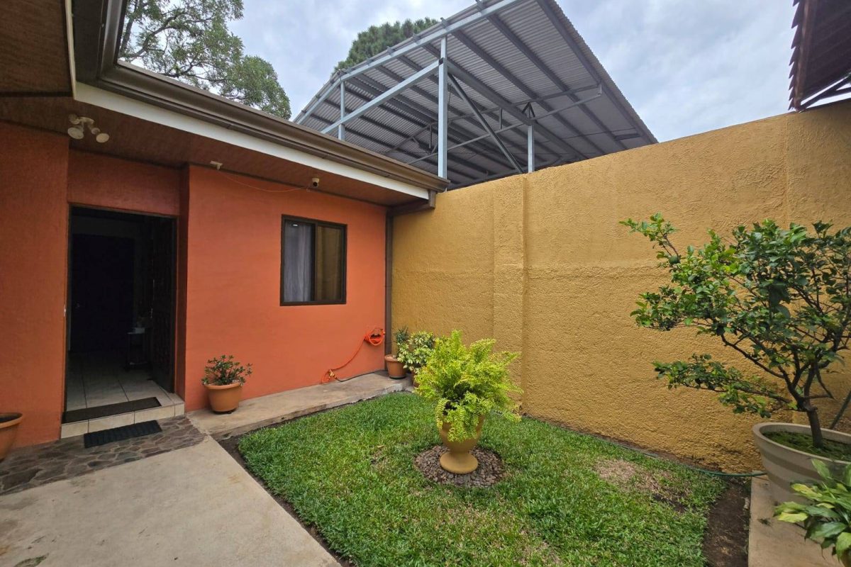 u984-WhatsApp-Image-2025-09-29-at-2.52.35-PM-1