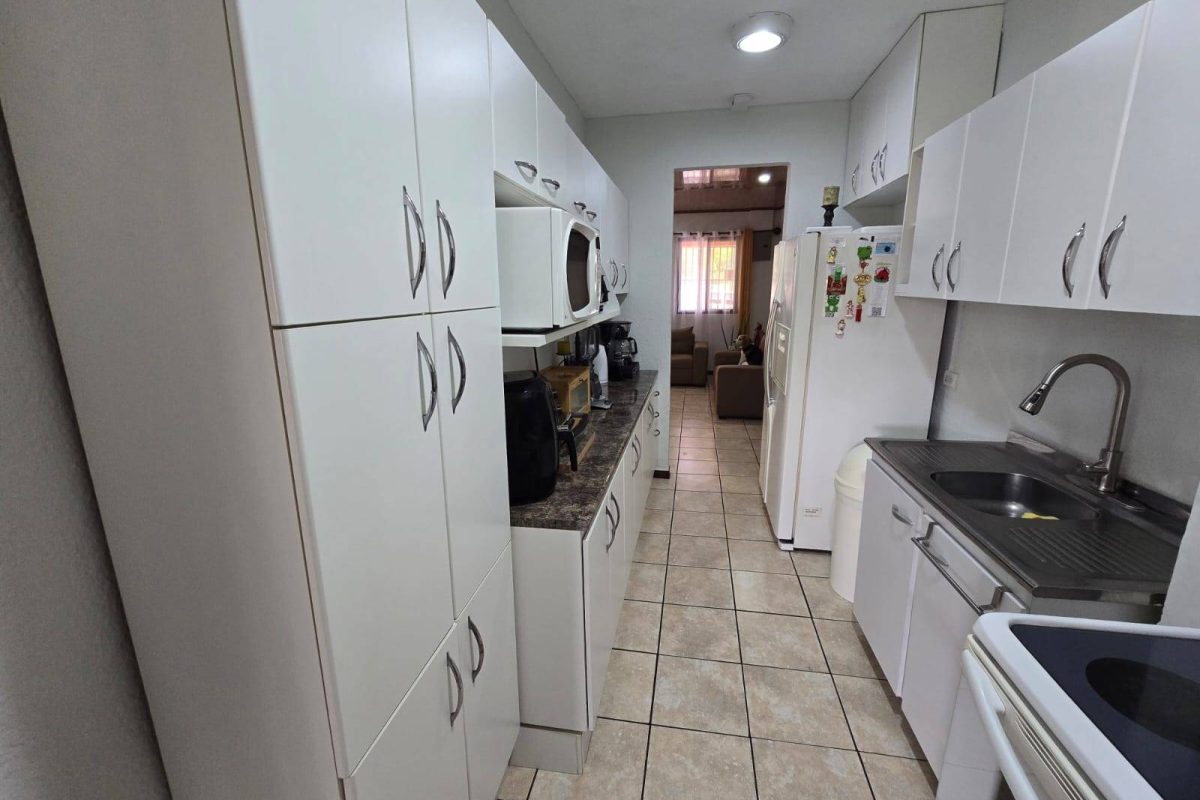 u984-WhatsApp-Image-2025-09-29-at-2.52.41-PM-3