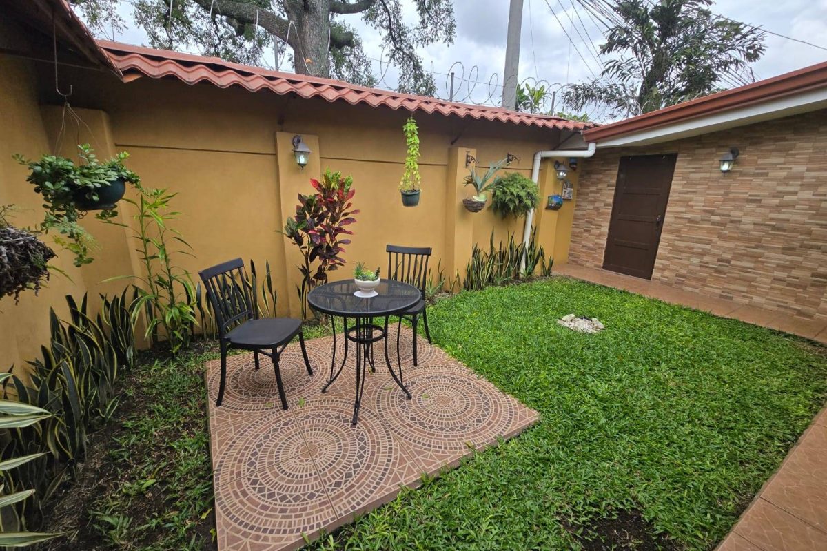 u984-WhatsApp-Image-2025-09-29-at-2.52.50-PM-2